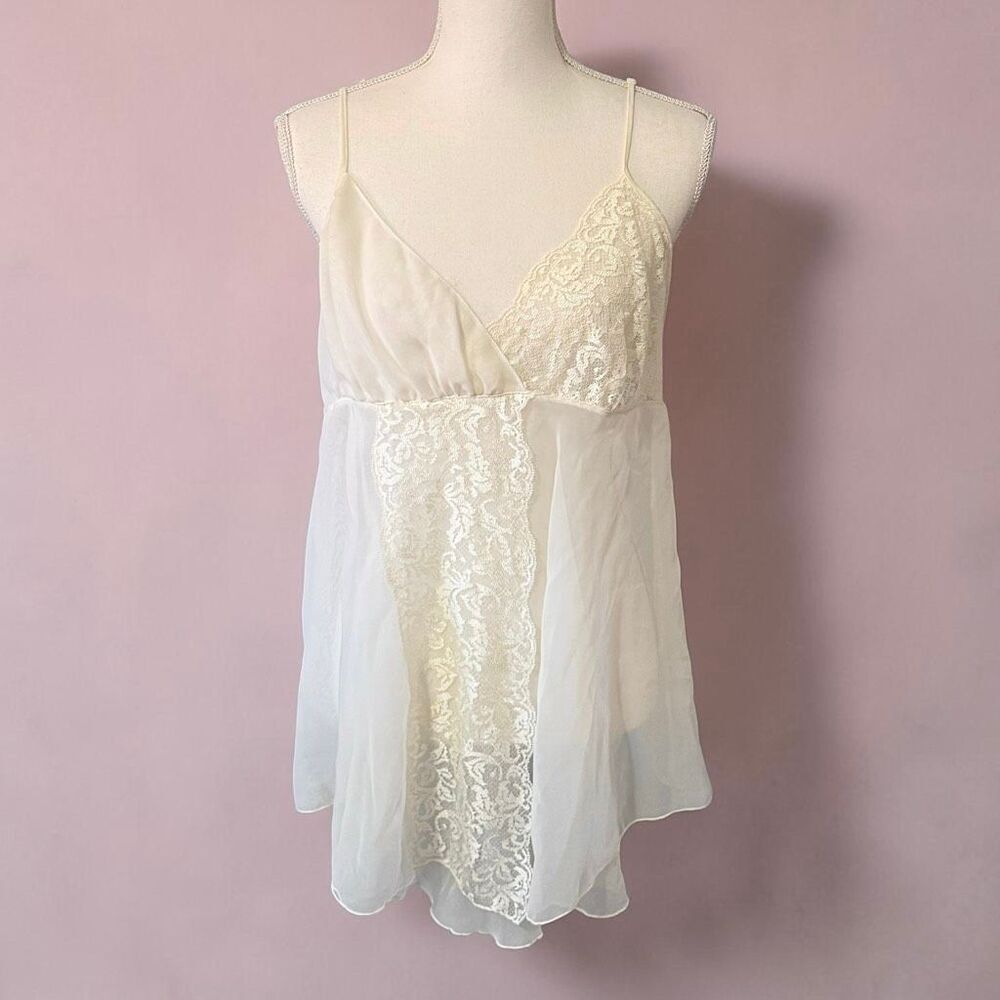 Vintage Victoria’s Secret Ivory Lace Babydoll Chemise Sz L
